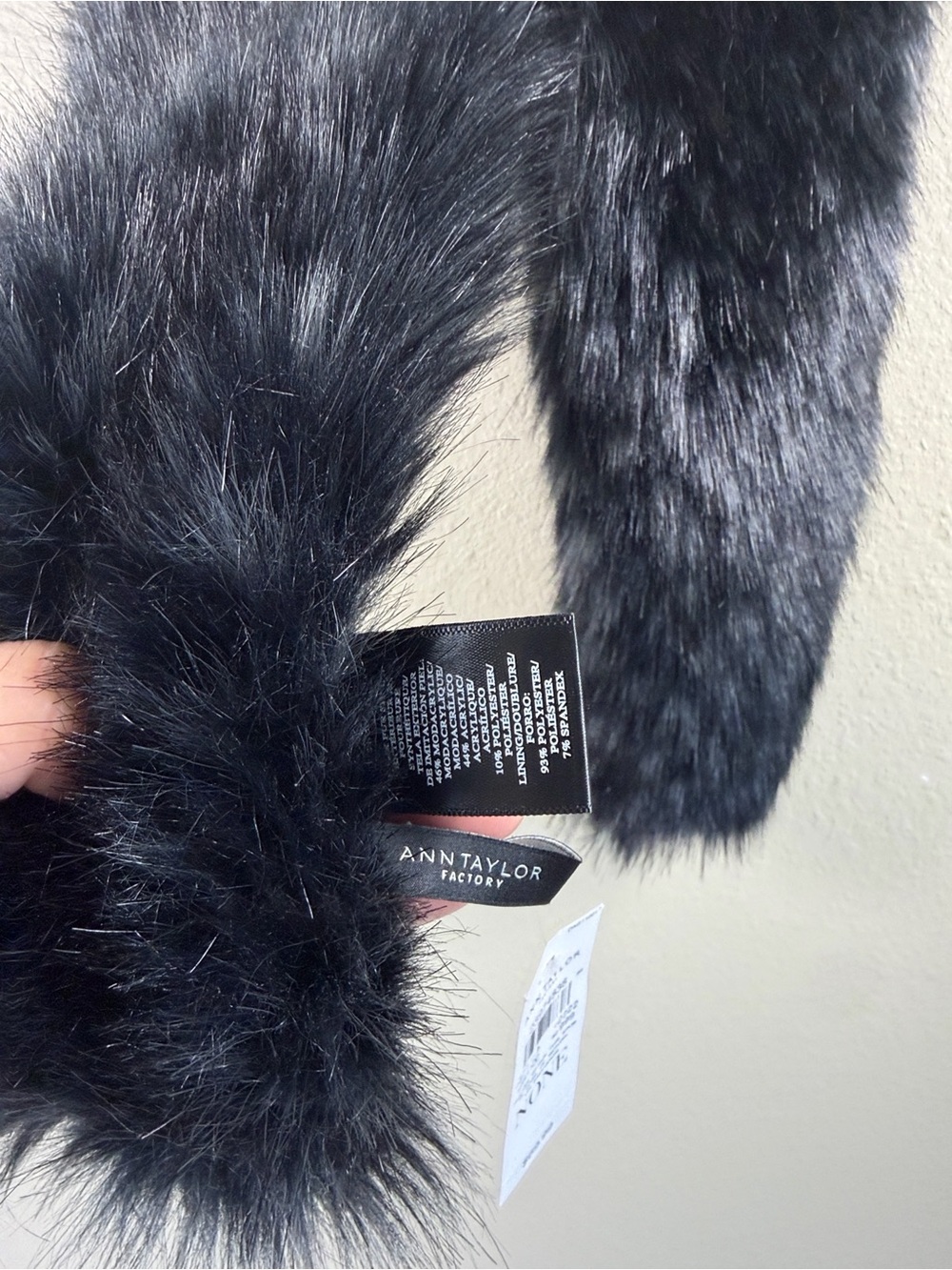 Ann Taylor Factory Black Faux Fur Scarf:NWT
